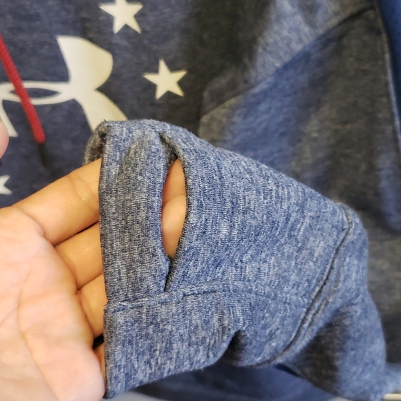 EUC Under Armour Pullover {L} - Picture 4 of 13